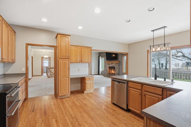 2368 Stonehaven DRIVE, Sun Prairie, WI 53590
