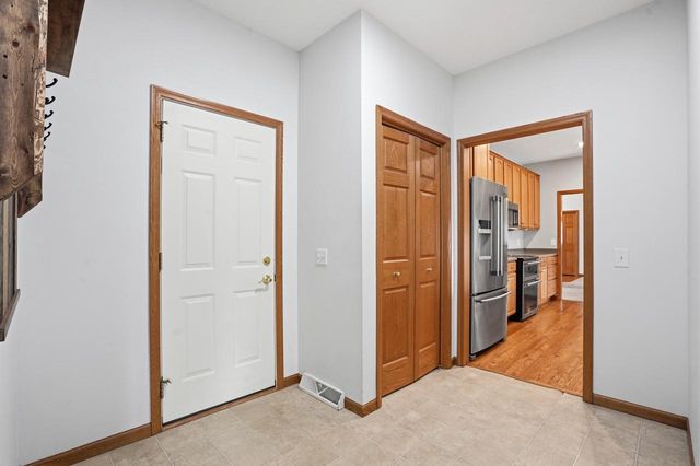 2368 Stonehaven DRIVE, Sun Prairie, WI 53590