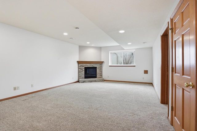 2368 Stonehaven DRIVE, Sun Prairie, WI 53590