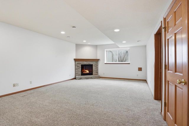 2368 Stonehaven DRIVE, Sun Prairie, WI 53590