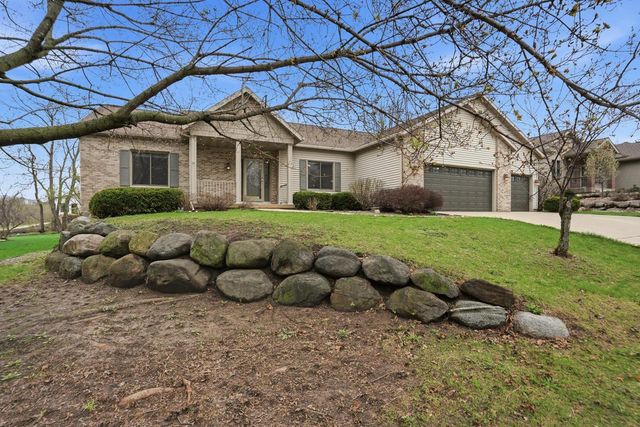 2368 Stonehaven DRIVE, Sun Prairie, WI 53590