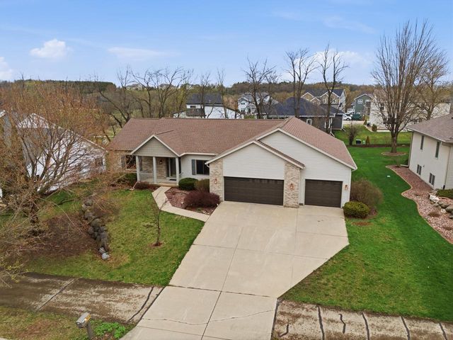 2368 Stonehaven DRIVE, Sun Prairie, WI 53590