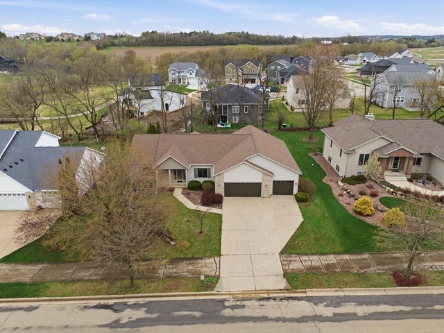 2368 Stonehaven DRIVE, Sun Prairie, WI 53590