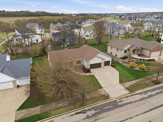 2368 Stonehaven DRIVE, Sun Prairie, WI 53590
