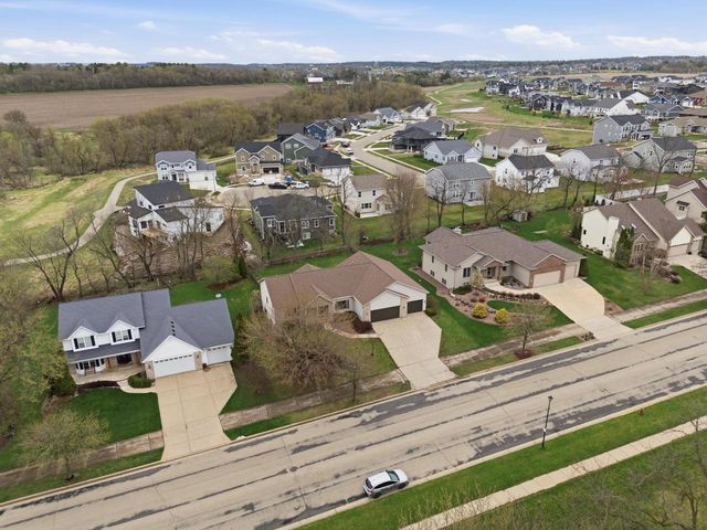 2368 Stonehaven DRIVE, Sun Prairie, WI 53590