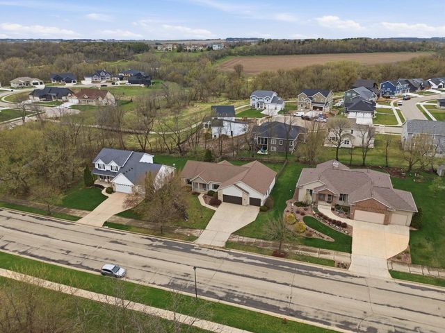 2368 Stonehaven DRIVE, Sun Prairie, WI 53590