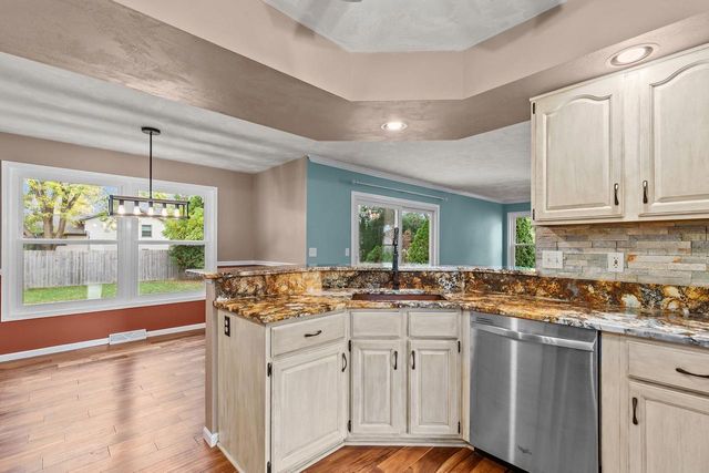 1017 WESTWIND DRIVE, Neenah, WI 54956