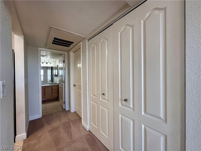 5055 West Hacienda Avenue 2104, Las Vegas, NV 89118