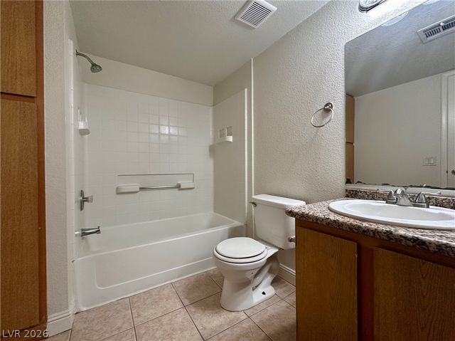 5055 West Hacienda Avenue 2104, Las Vegas, NV 89118