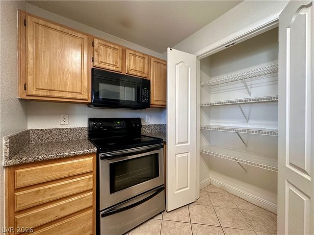 5055 West Hacienda Avenue 2104, Las Vegas, NV 89118