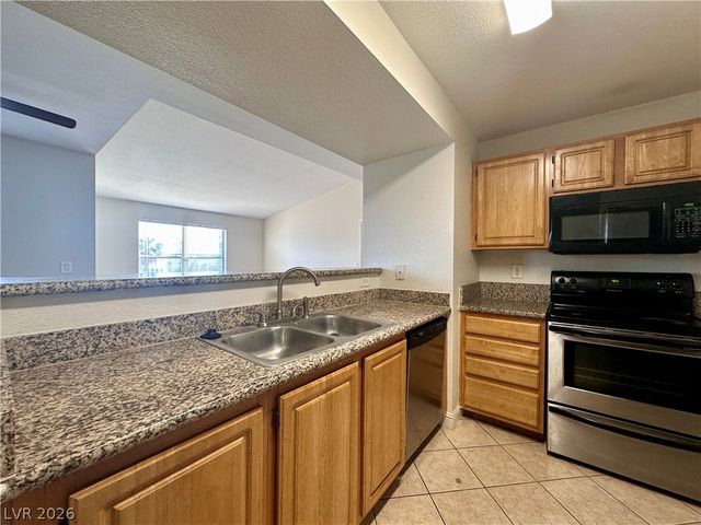 5055 West Hacienda Avenue 2104, Las Vegas, NV 89118