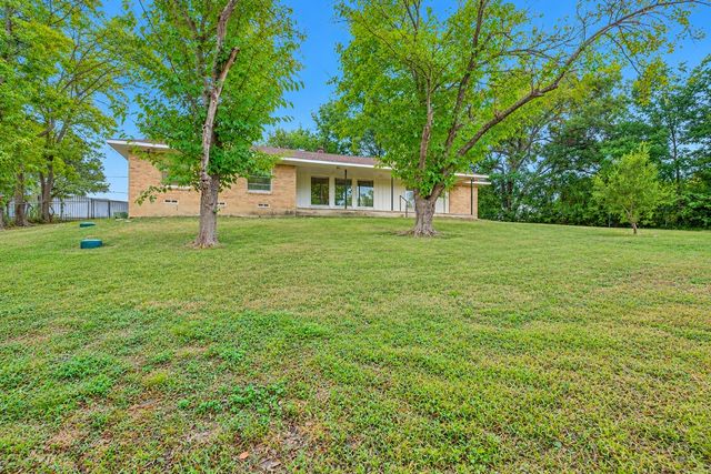 814 S Bois D Arc Street, Forney, TX 75126