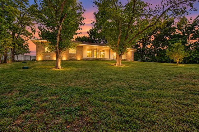 814 S Bois D Arc Street, Forney, TX 75126