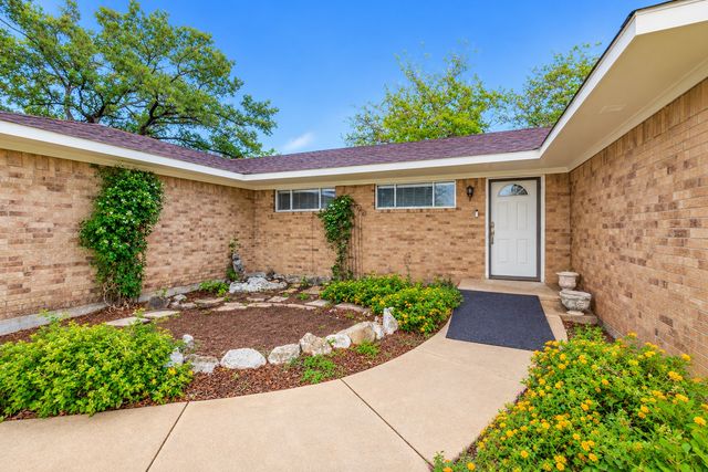 814 S Bois D Arc Street, Forney, TX 75126