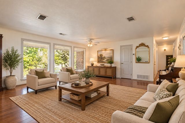 814 S Bois D Arc Street, Forney, TX 75126