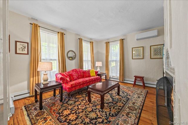 85 West Street, Warwick, NY 10990