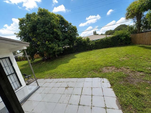 16901 NE 6th Ave, North Miami Beach, FL 33162
