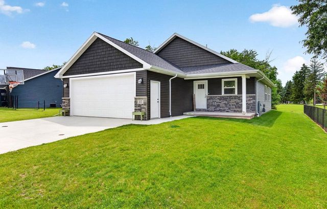 37 ASH GROVE PLACE, Kaukauna, WI 54130