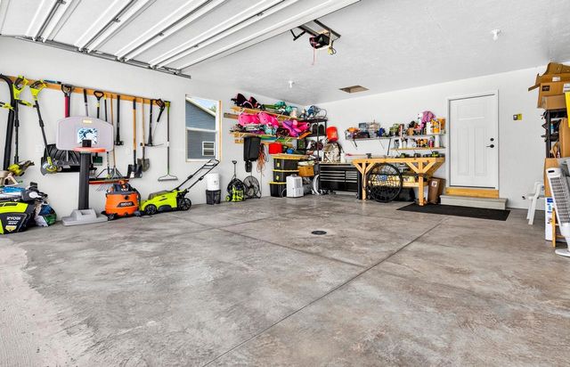 37 ASH GROVE PLACE, Kaukauna, WI 54130