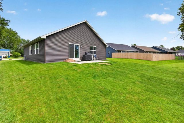 37 ASH GROVE PLACE, Kaukauna, WI 54130