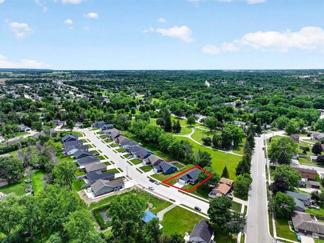 37 ASH GROVE PLACE, Kaukauna, WI 54130