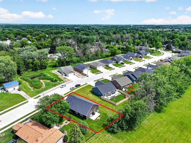 37 ASH GROVE PLACE, Kaukauna, WI 54130