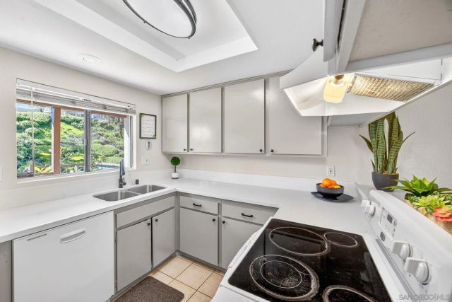 9757 Caminito Cuadro, San Diego, CA 92129