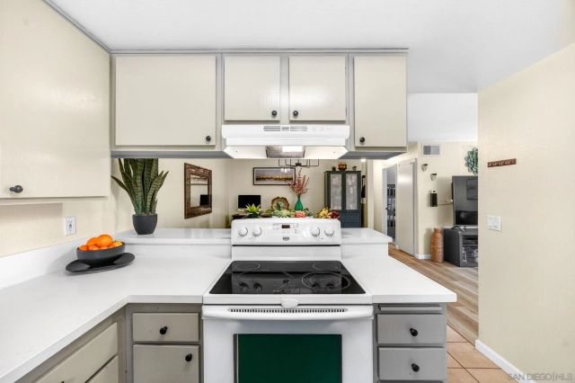 9757 Caminito Cuadro, San Diego, CA 92129