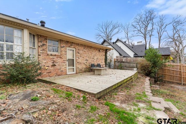 1716 Yosemite Dr, Tyler, TX 75703