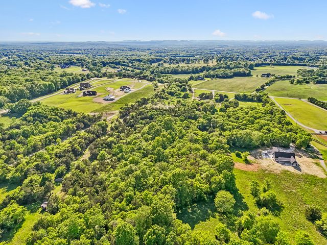 10567 Versailles Rd, Rockvale, TN 37153