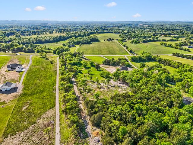 10567 Versailles Rd, Rockvale, TN 37153