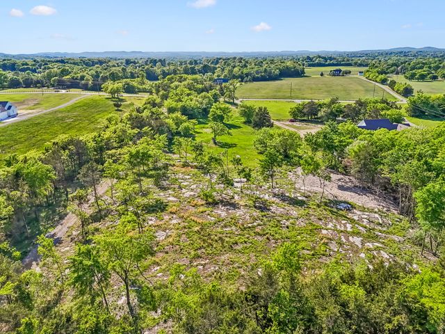 10567 Versailles Rd, Rockvale, TN 37153