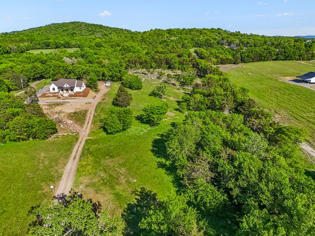 10567 Versailles Rd, Rockvale, TN 37153