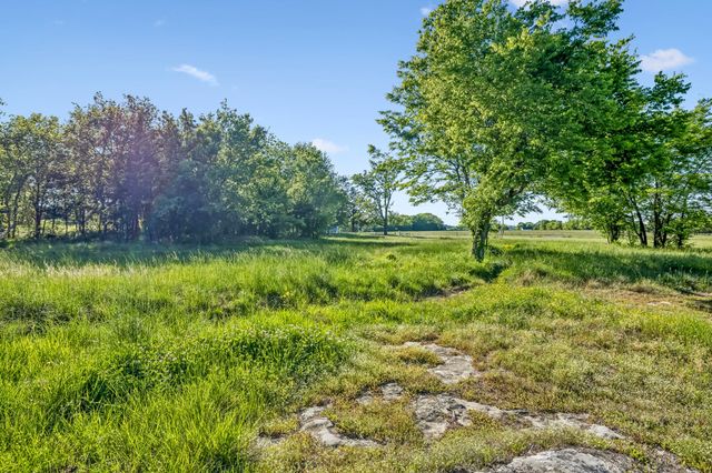 10567 Versailles Rd, Rockvale, TN 37153