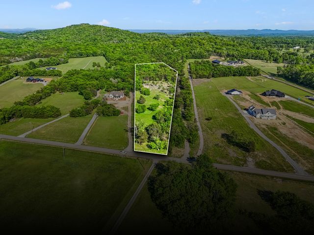 10567 Versailles Rd, Rockvale, TN 37153