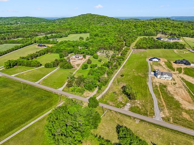 10567 Versailles Rd, Rockvale, TN 37153