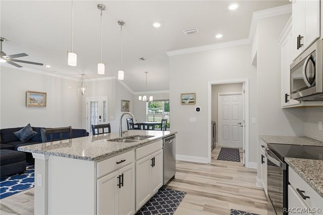 594 E Hartford Street, Hernando, FL 34442