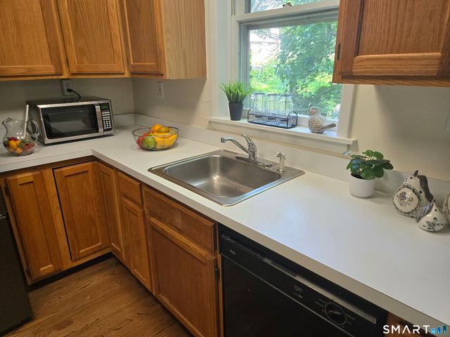 1034 Prospect Avenue, Hartford, CT 06105