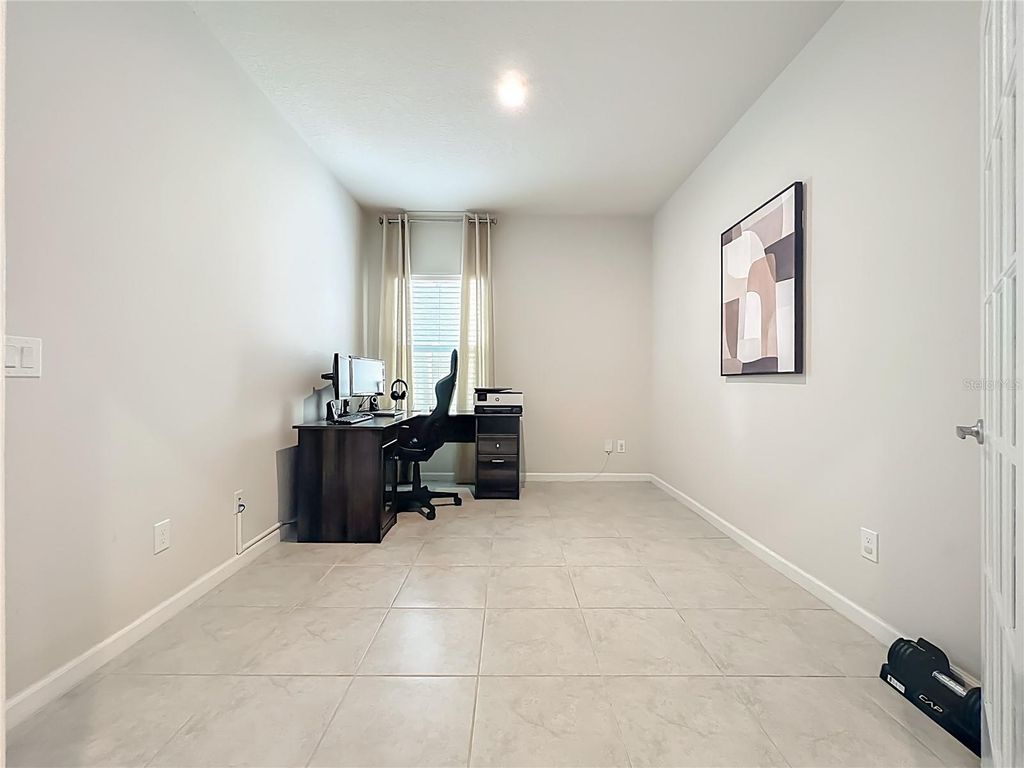 Image 17 of property listing at 3571 LAZY RIVER TERRACE, Sanford, FL 32771