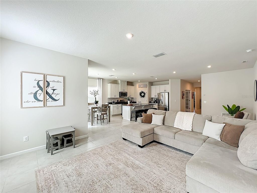 Image 37 of property listing at 3571 LAZY RIVER TERRACE, Sanford, FL 32771