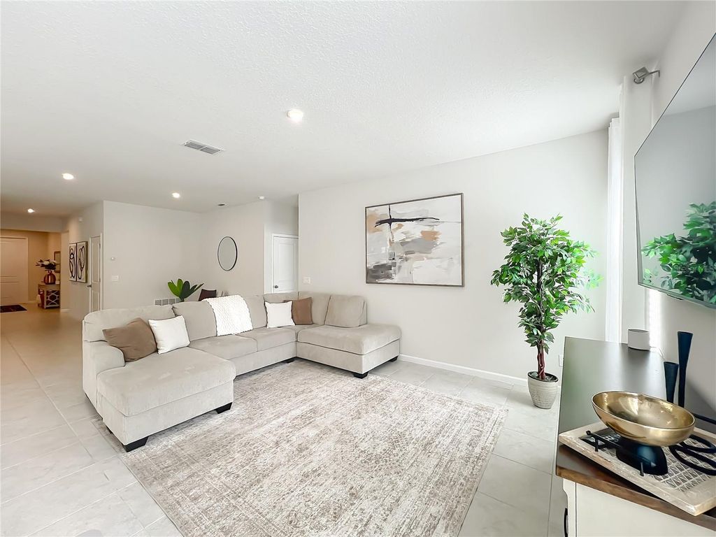 Image 38 of property listing at 3571 LAZY RIVER TERRACE, Sanford, FL 32771