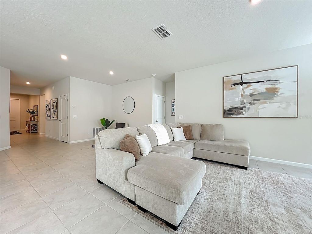 Image 39 of property listing at 3571 LAZY RIVER TERRACE, Sanford, FL 32771