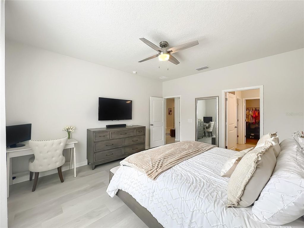 Image 53 of property listing at 3571 LAZY RIVER TERRACE, Sanford, FL 32771