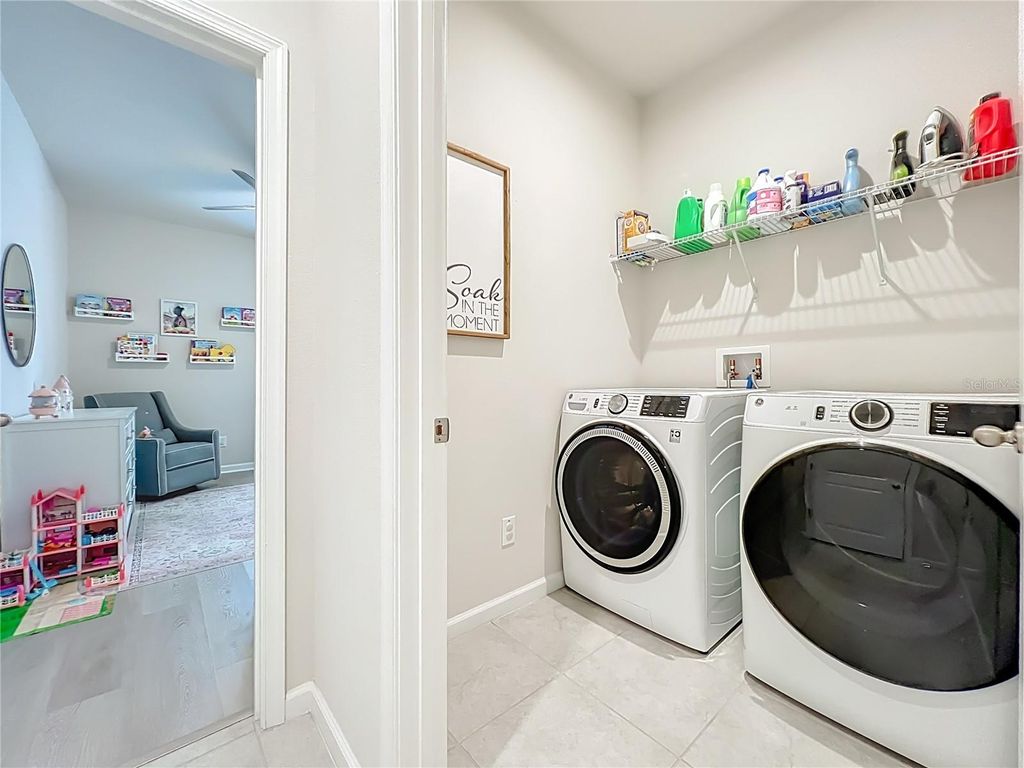 Image 65 of property listing at 3571 LAZY RIVER TERRACE, Sanford, FL 32771