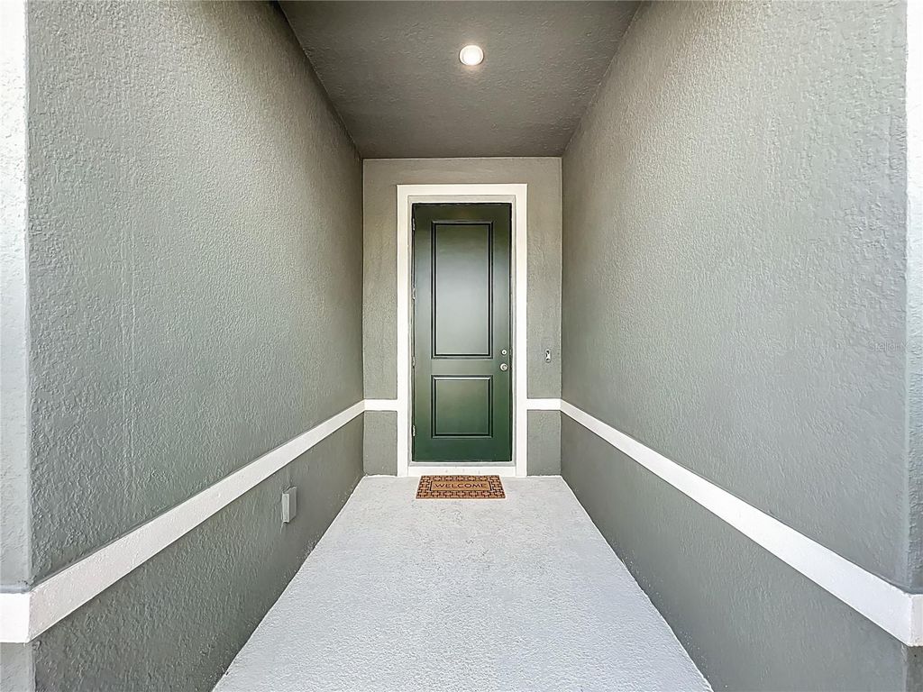 Image 9 of property listing at 3571 LAZY RIVER TERRACE, Sanford, FL 32771