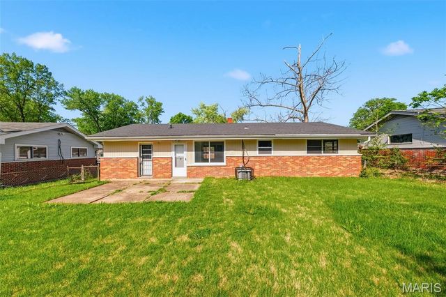 9828 Omega Drive, St Louis, MO 63136