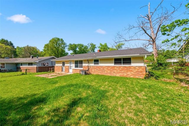 9828 Omega Drive, St Louis, MO 63136
