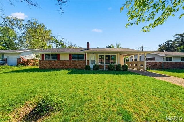 9828 Omega Drive, St Louis, MO 63136