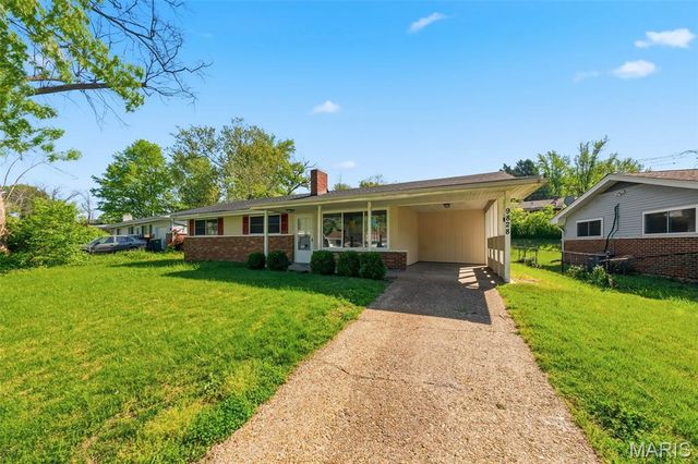 9828 Omega Drive, St Louis, MO 63136