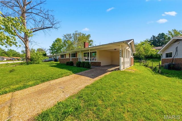 9828 Omega Drive, St Louis, MO 63136